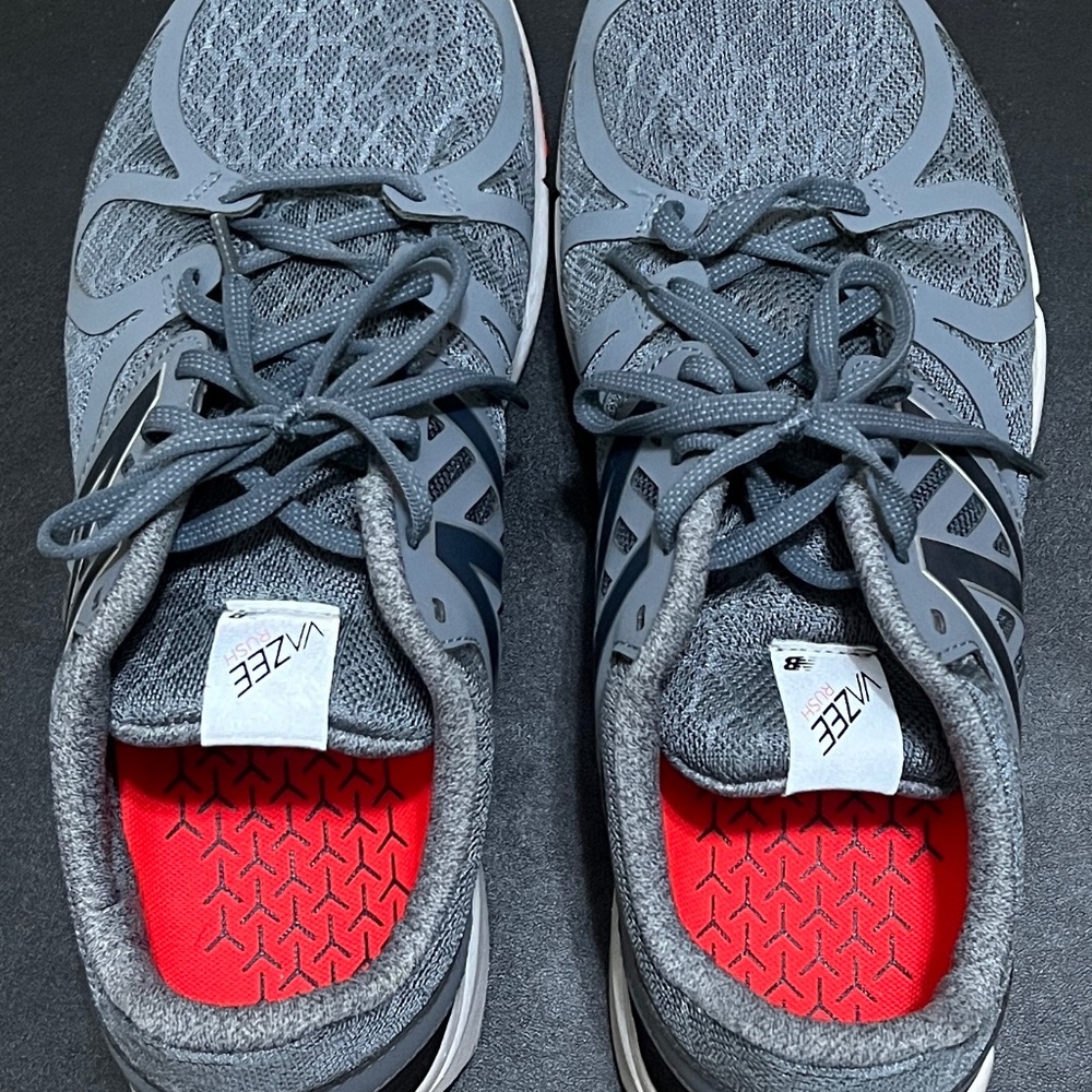 New Balance Men's Gray and Red Running Shoes Size 12.5 wide 2E
